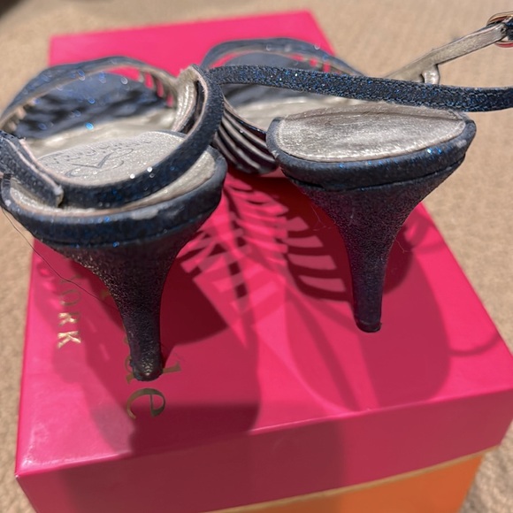 Beautiful party sparkling blue shoes - Picture 2 of 4